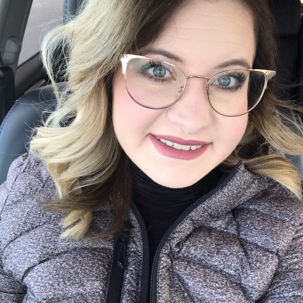 Meet your Posher, Olivia